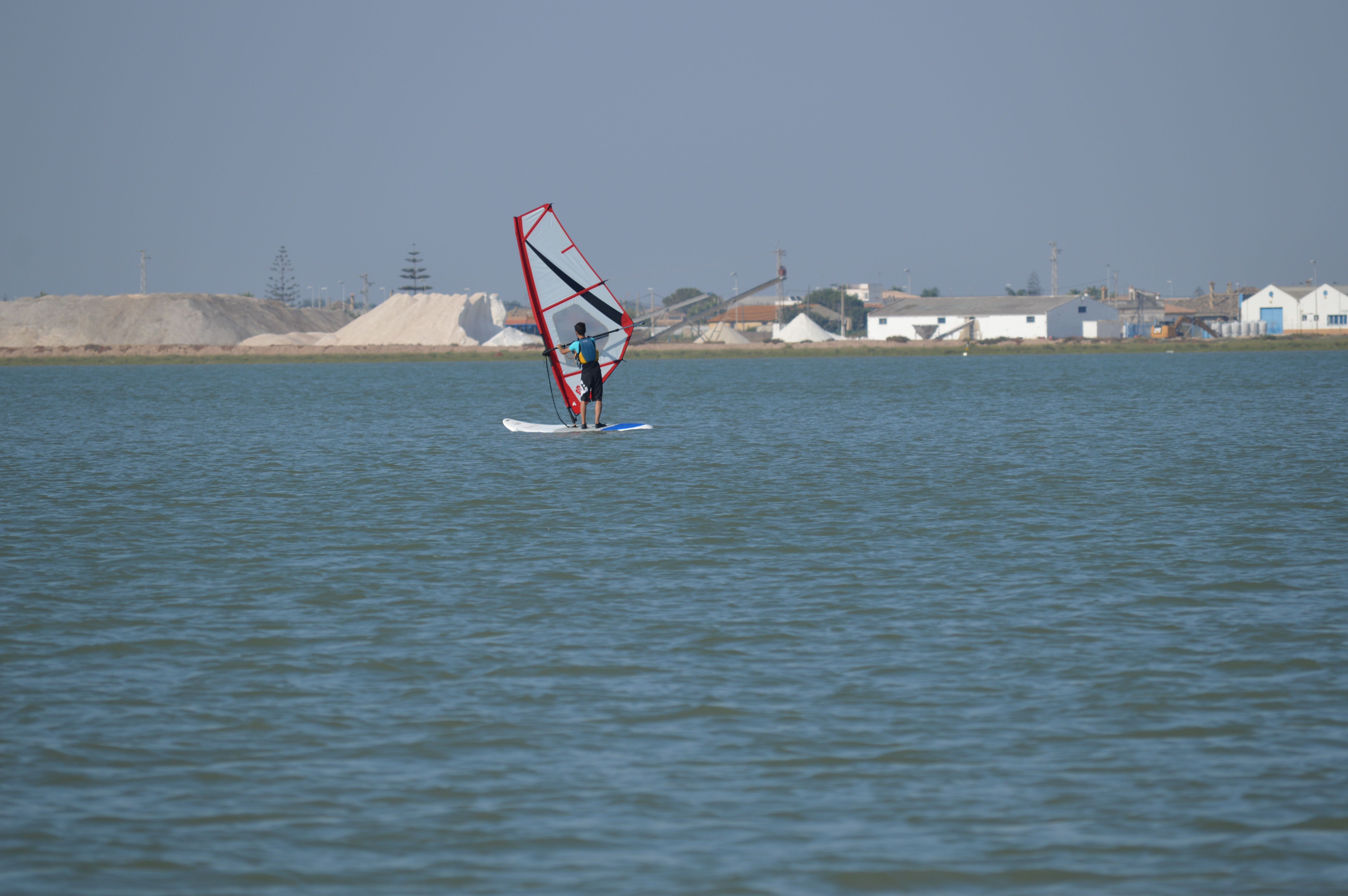 Curso de iniciación al windsurf en Sanlucar